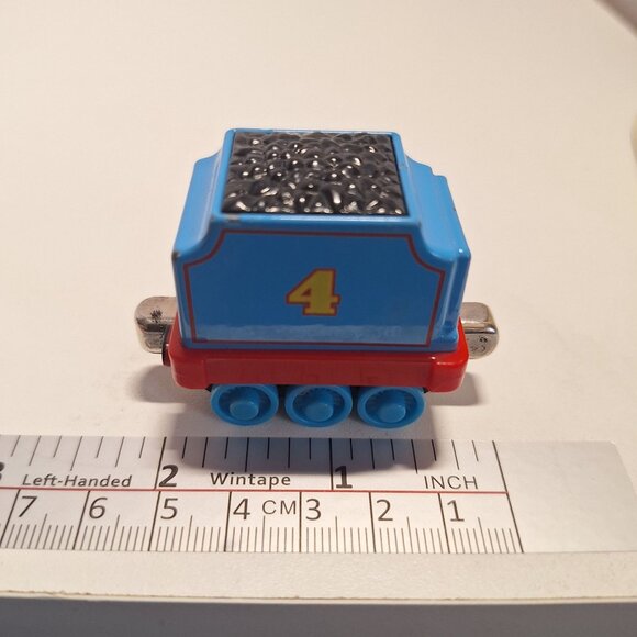 Thomas & Friends Gordons Tender #4 Train Car Blue Red Magnetic Diecast 2009 - Picture 7 of 7